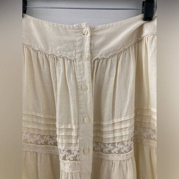 Full tiered skirt - Picture 2 of 3